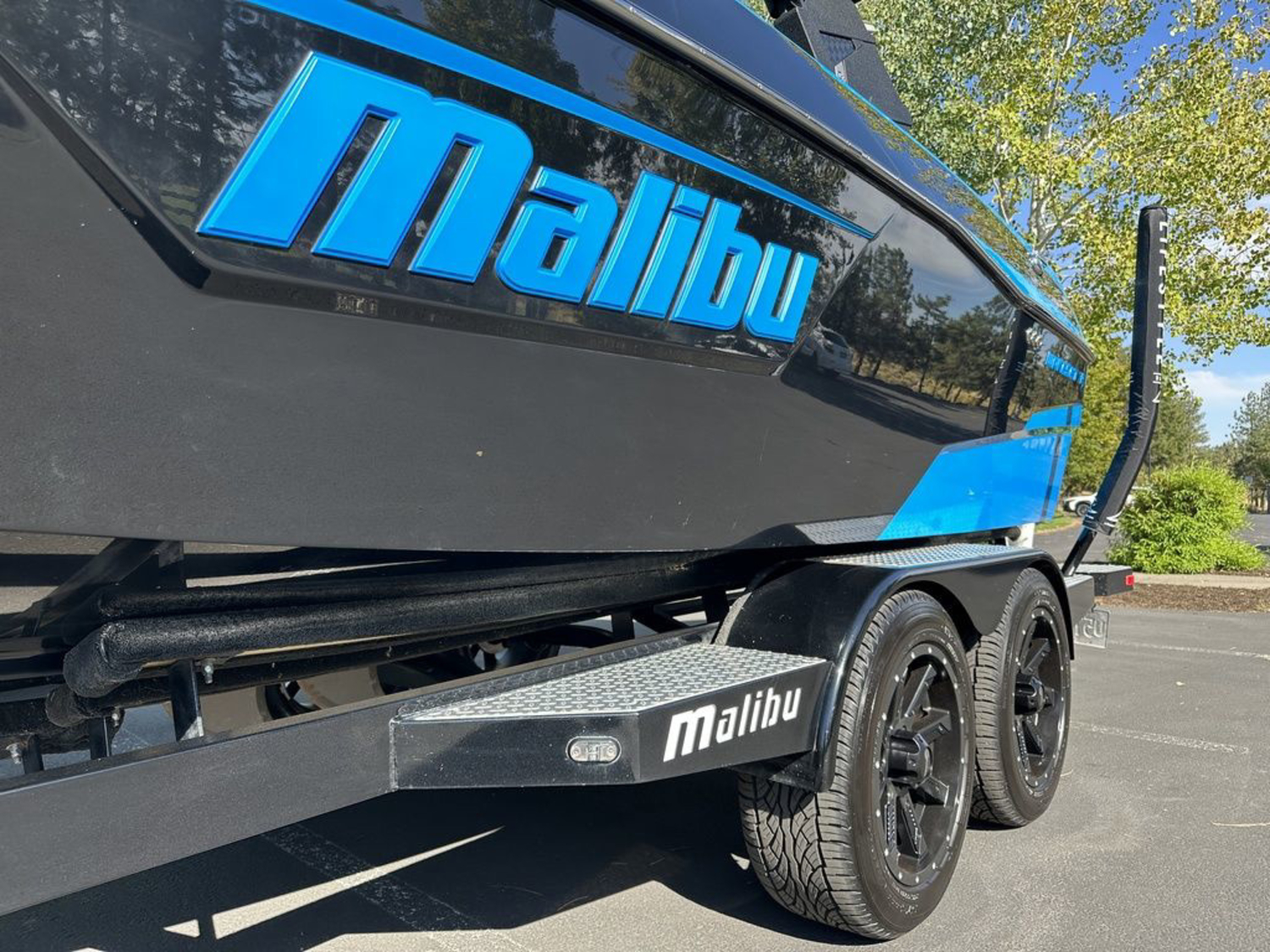 2021 Malibu Boats 23 LSV