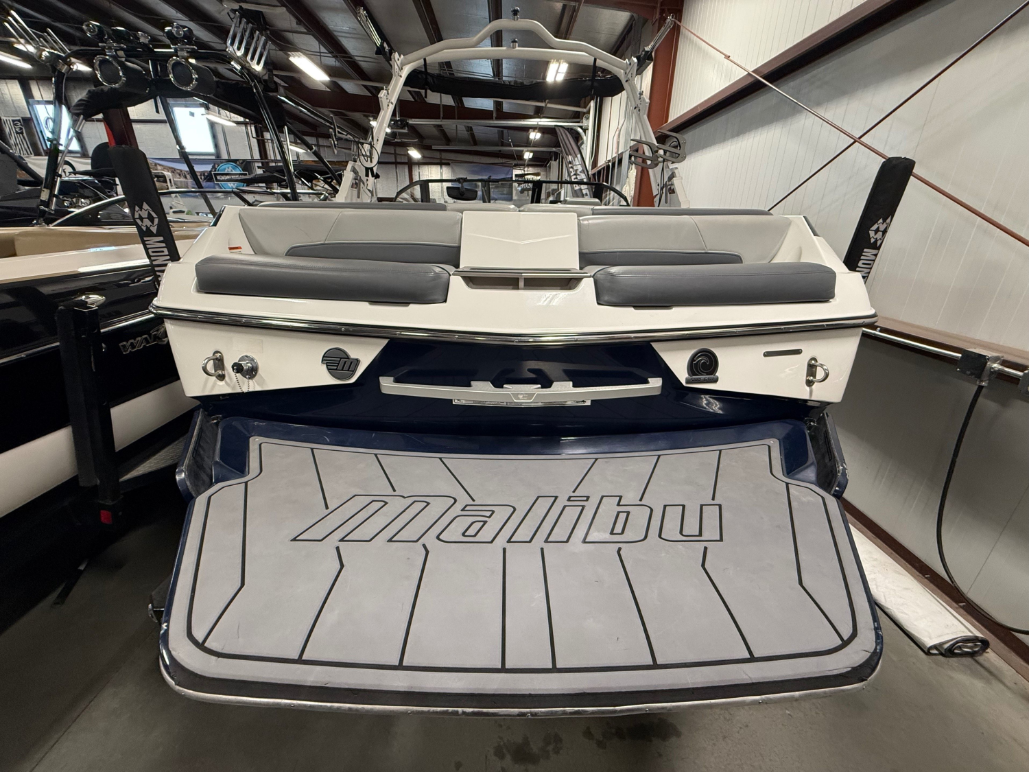 2022 Malibu Wakesetter 22 LSV
