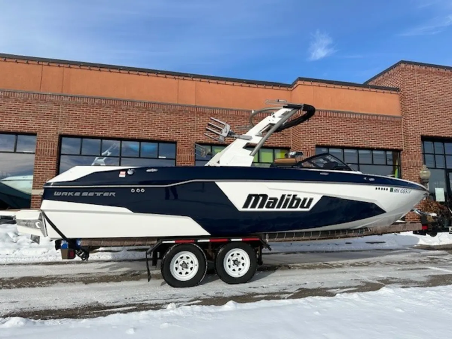 2019 Malibu 25 LSV -H1424