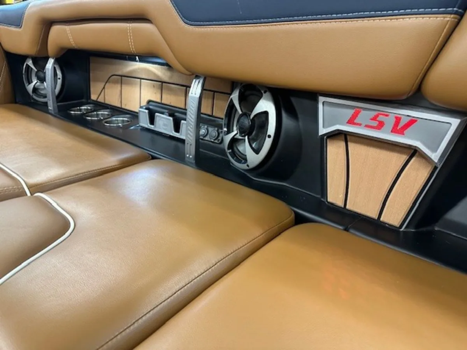 2019 Malibu 25 LSV -H1424