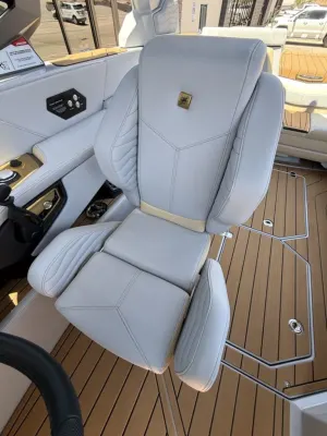 2025-nautique-g23-131466-image10