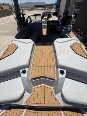2025-nautique-g23-131466-image6