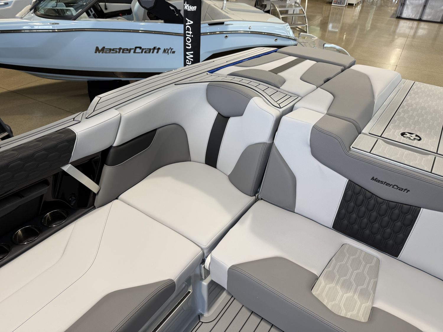 2026 MasterCraft XT22