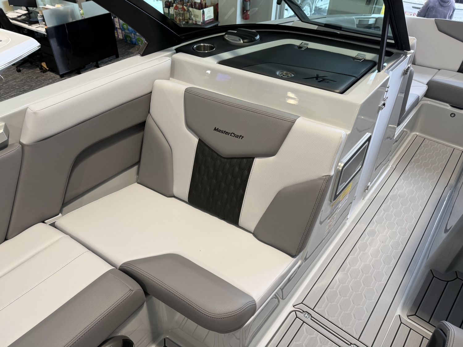 2026 MasterCraft XT22