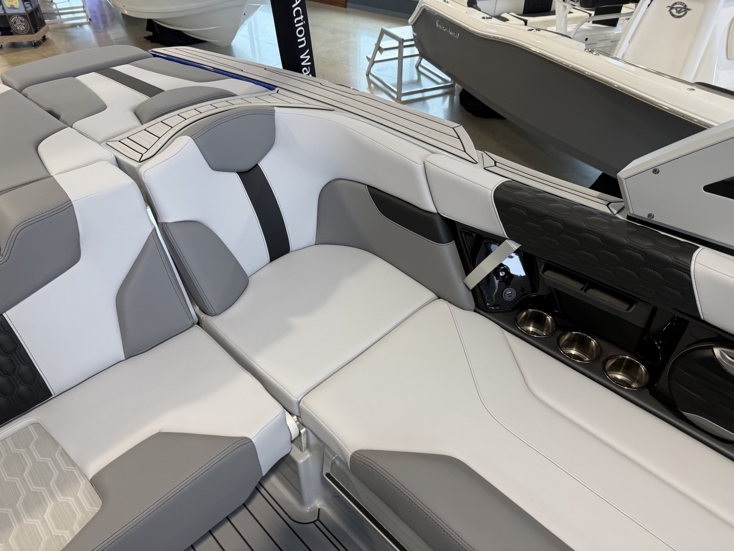 2026 MasterCraft XT22