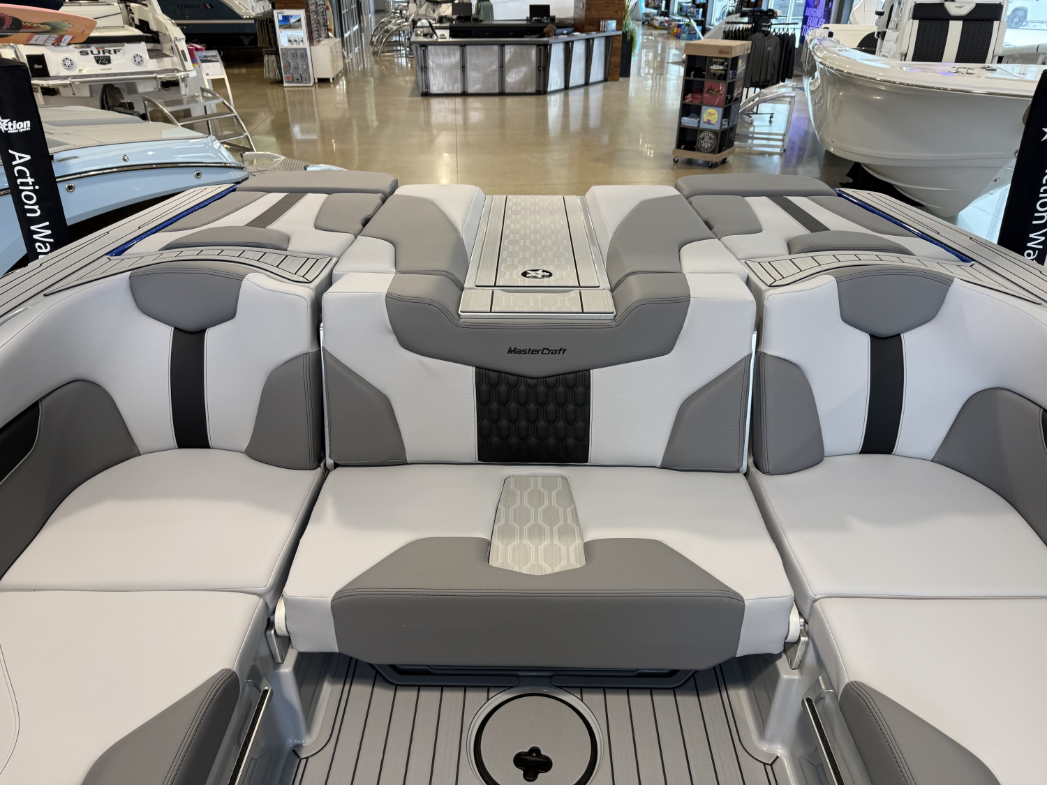 2026 MasterCraft XT22