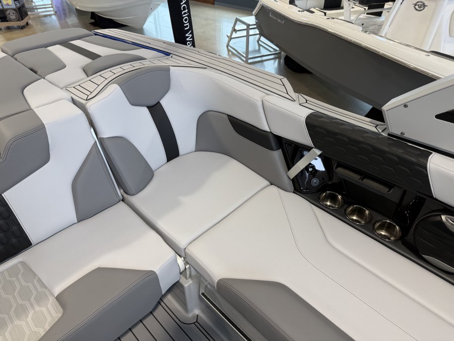 2026-mastercraft-xt22-120736-image18