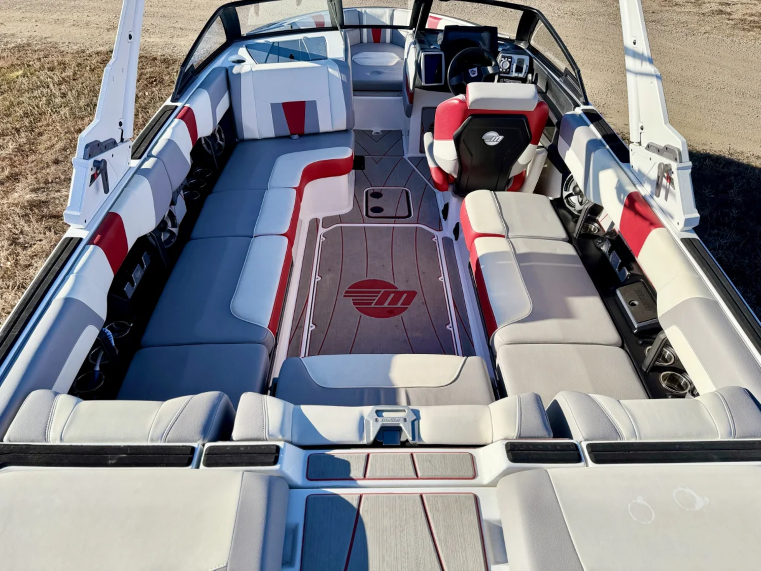 2021 Malibu 23 LSV - M6DI