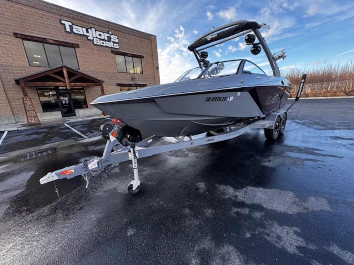 2019 Malibu Boats 23 LSV