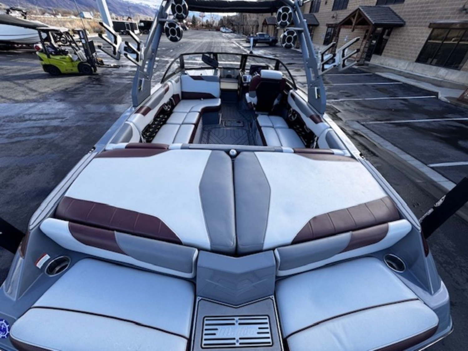 2019 Malibu Boats 23 LSV