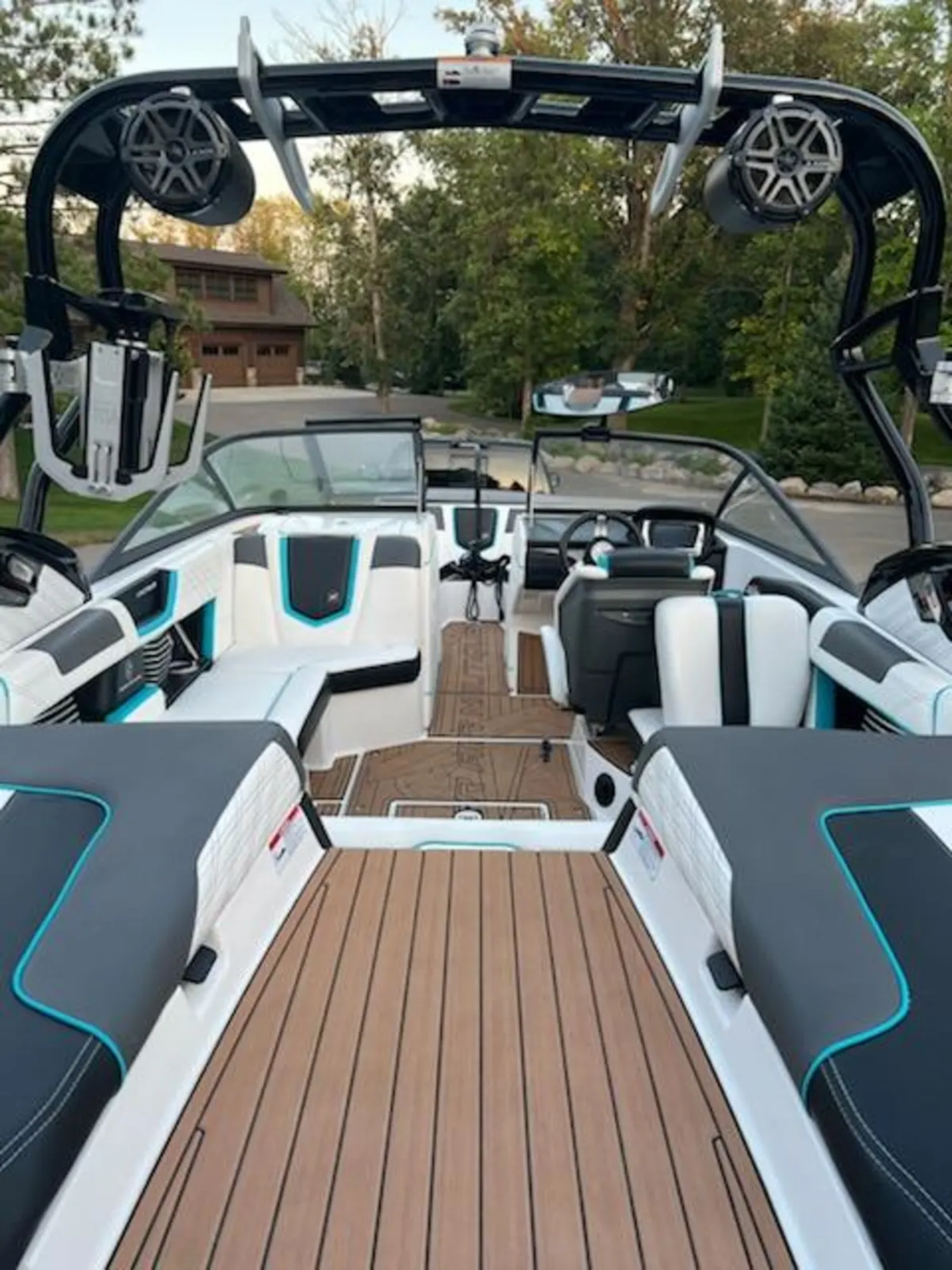 2016  Nautique G21