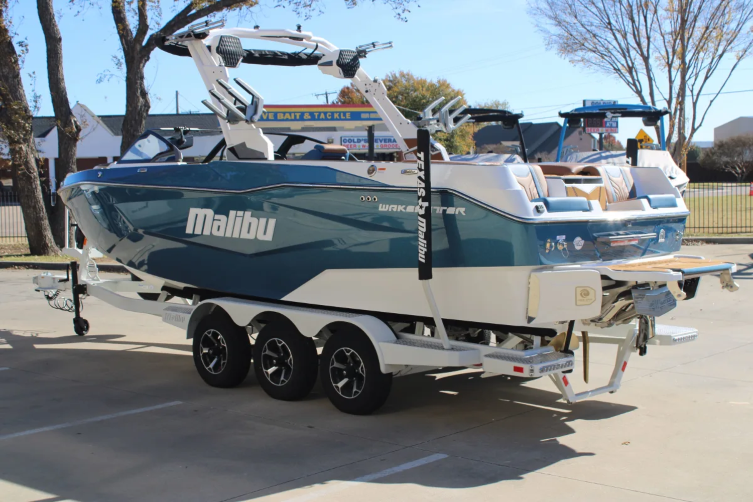 2026 Malibu 25 LSV