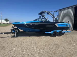2018-malibu-wakesetter-24-mxz-120851-image6_012419.webp