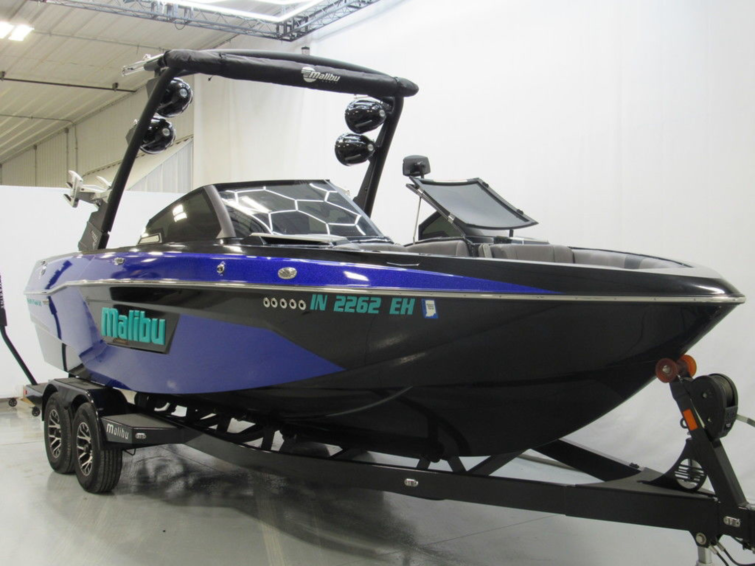 2021 Malibu Boats 23 LSV