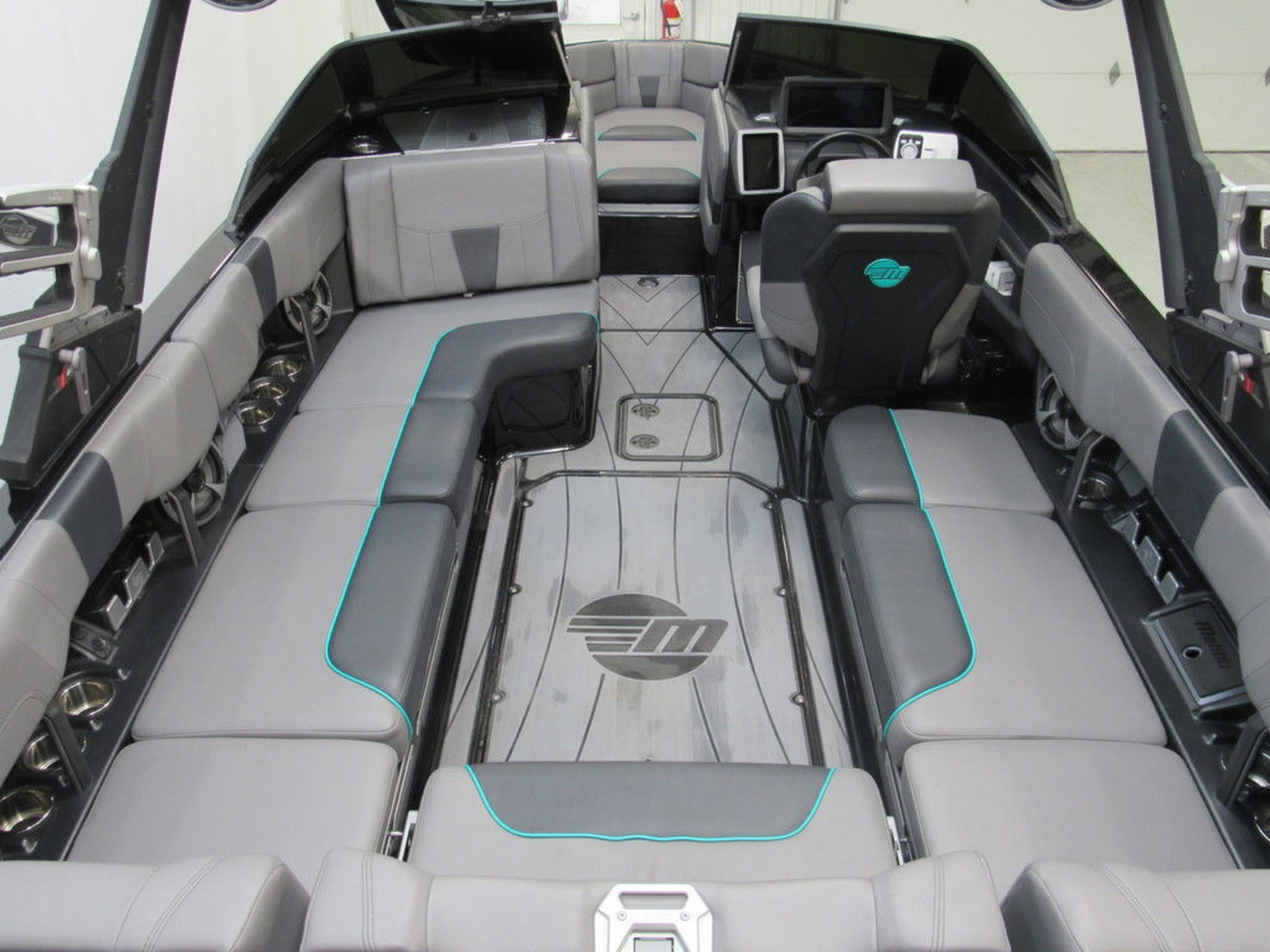 2021 Malibu Boats 23 LSV