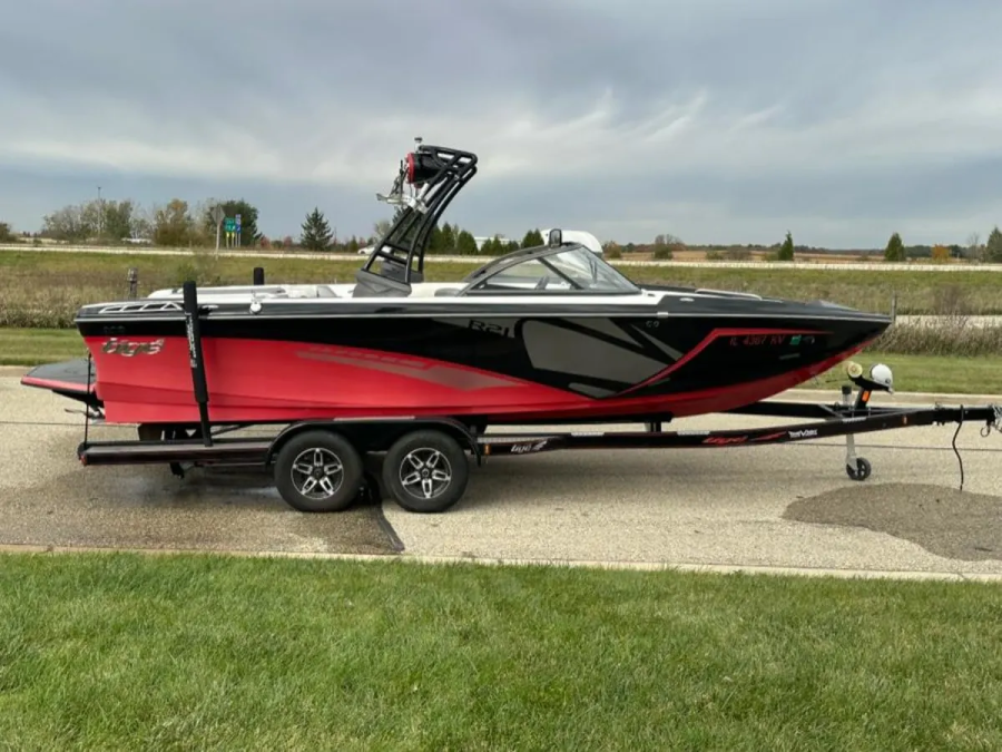 2016 Tige Boats R21 for sale in Darien, Wisconsin