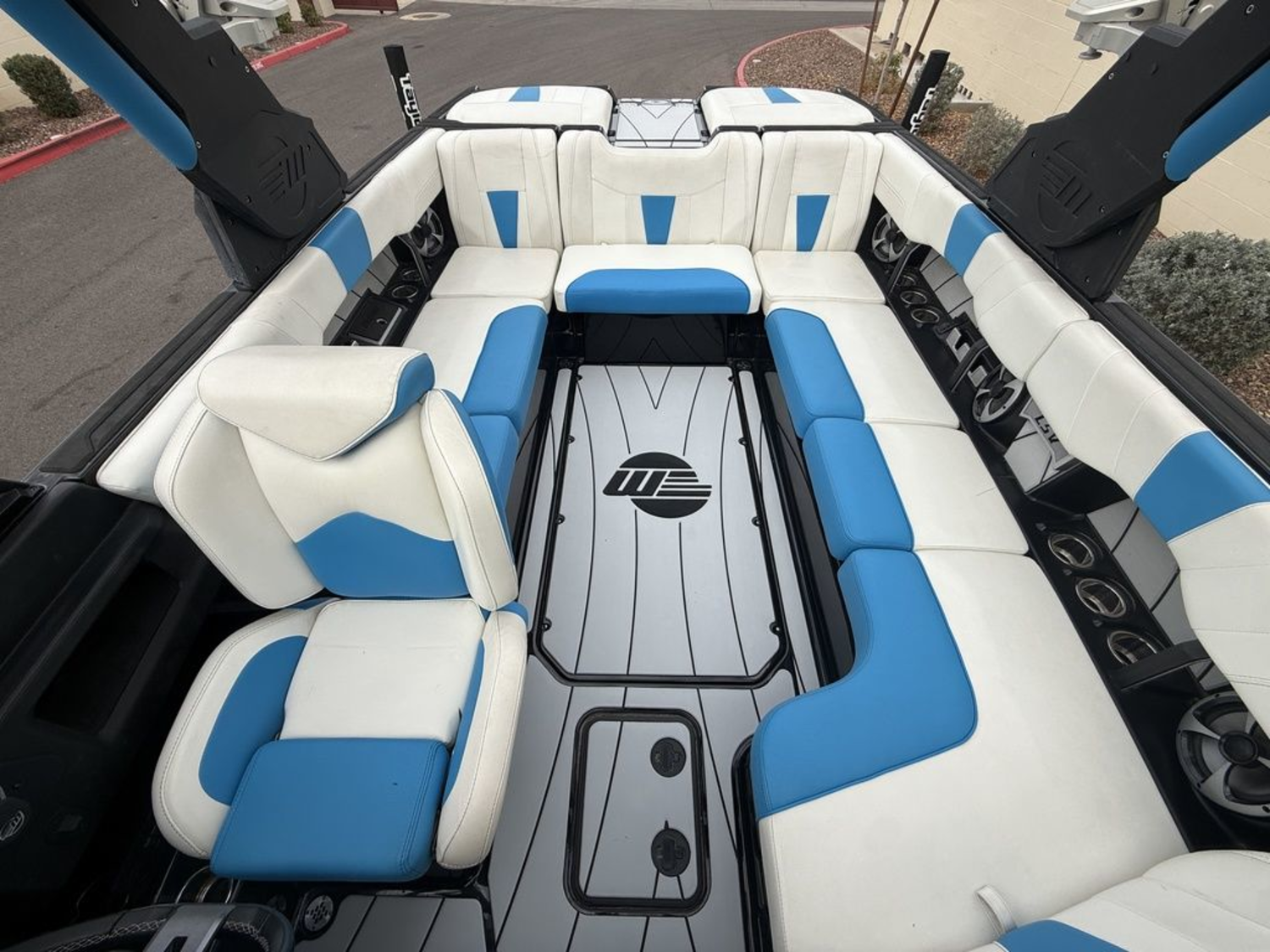 2021 Malibu Boats 23 LSV