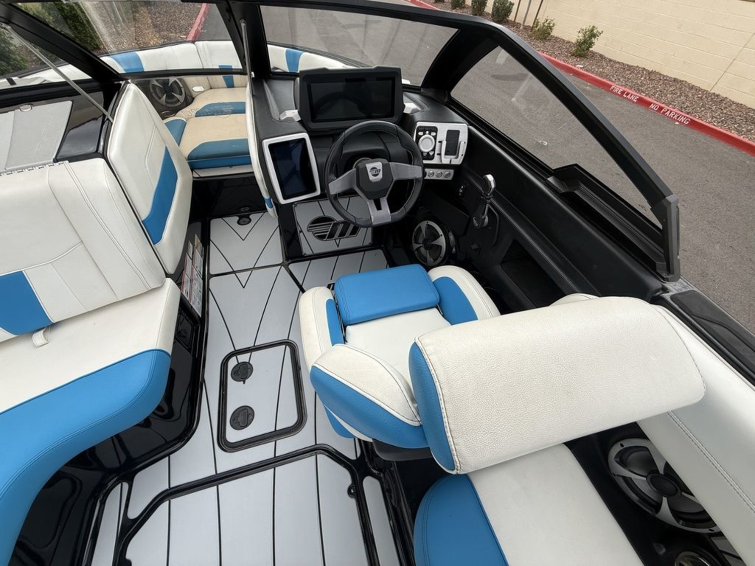 2021 Malibu Boats 23 LSV