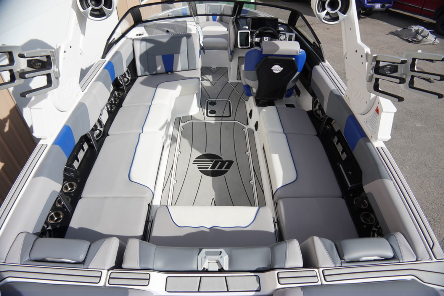 2021 Malibu Boats 23 LSV