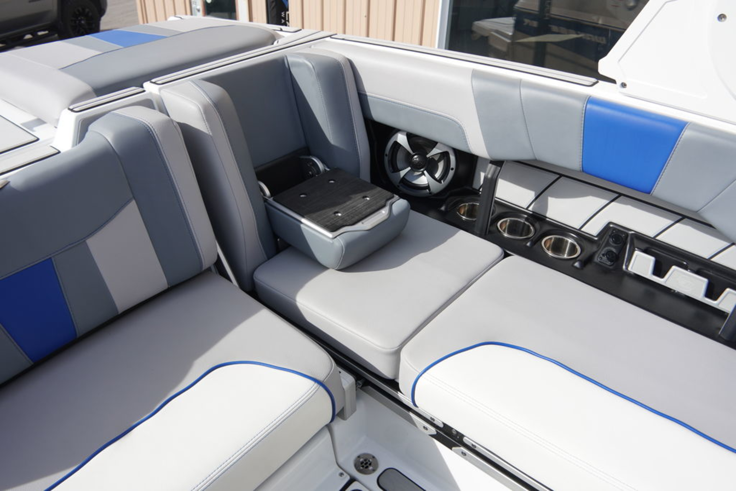 2021 Malibu Boats 23 LSV