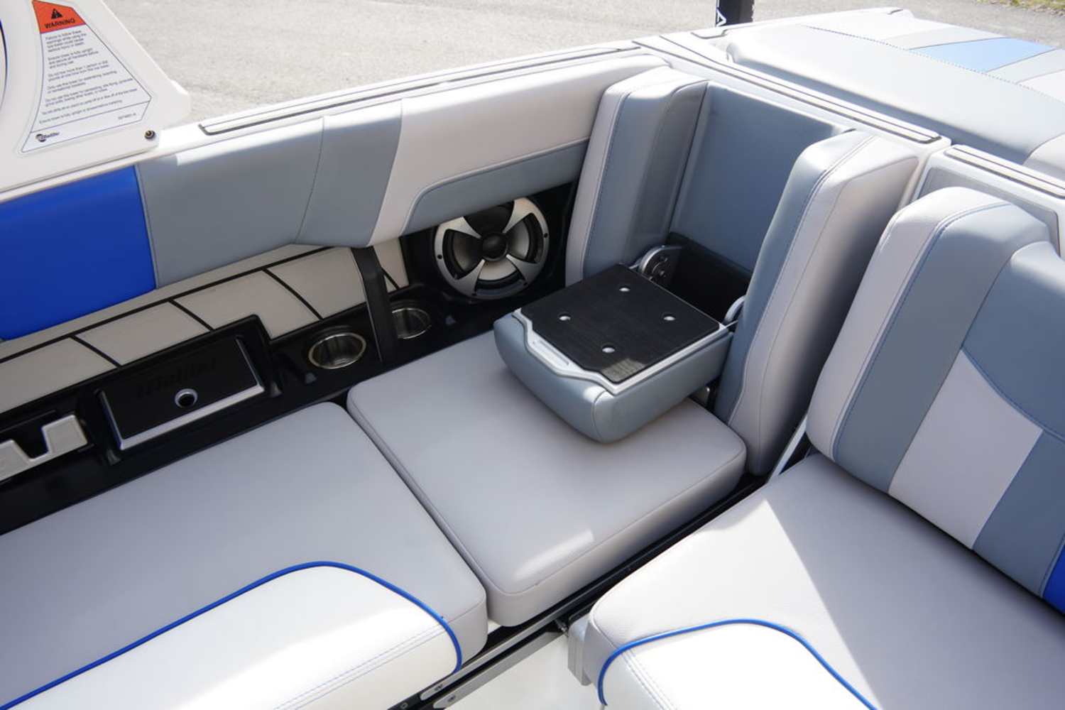 2021 Malibu Boats 23 LSV