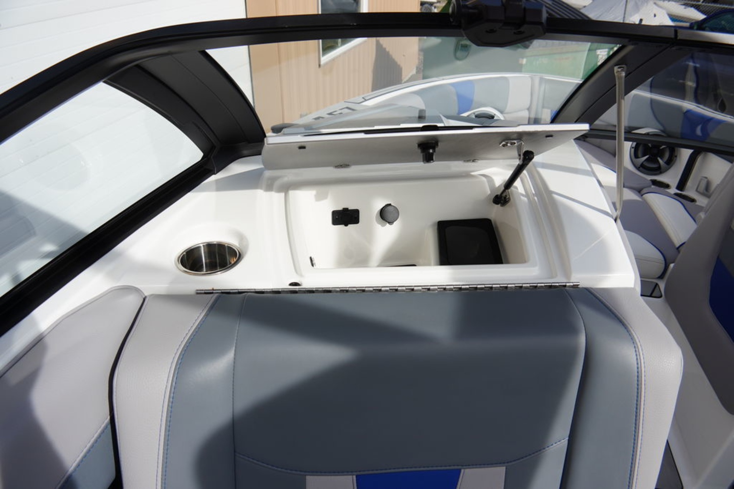 2021 Malibu Boats 23 LSV