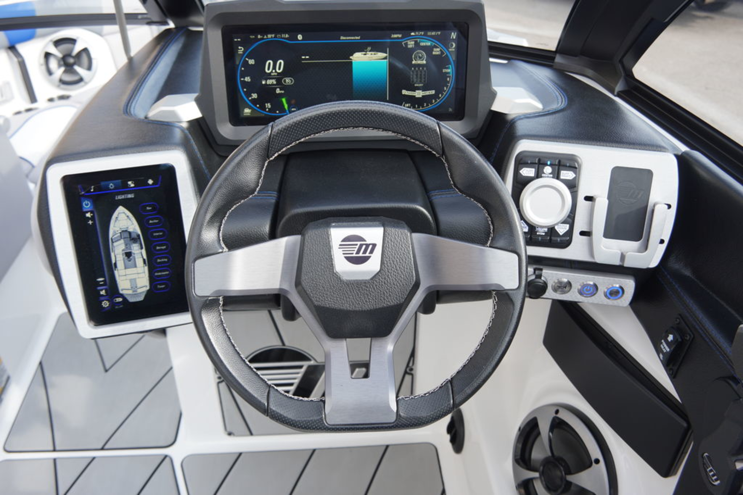 2021 Malibu Boats 23 LSV
