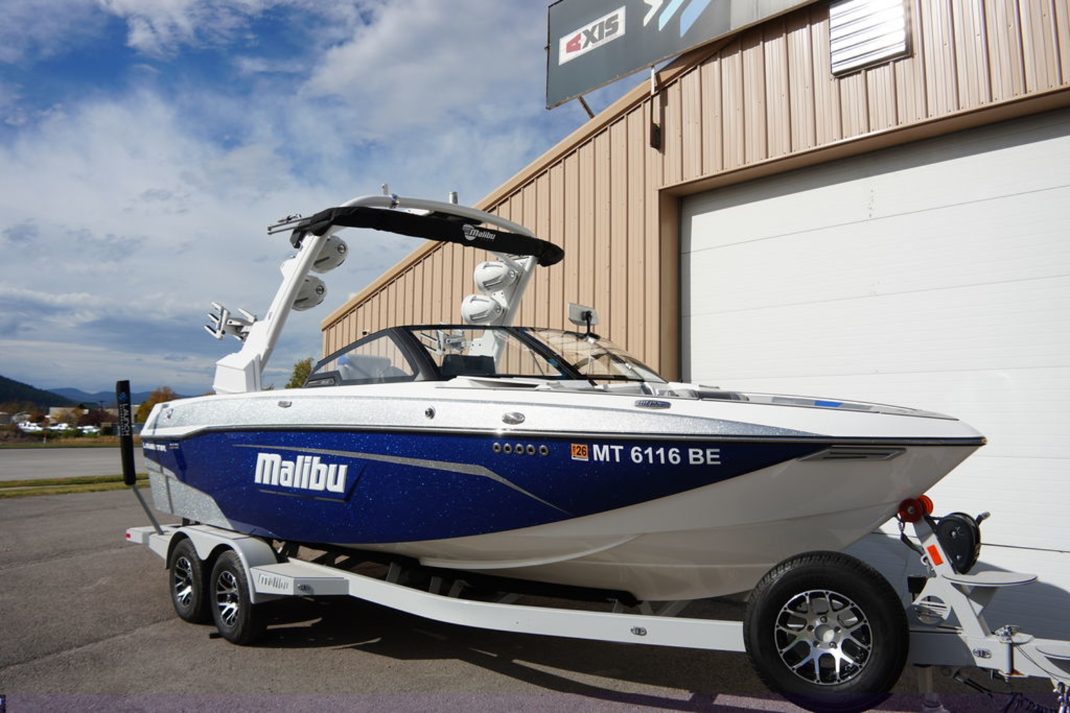 2021 Malibu Boats 23 LSV