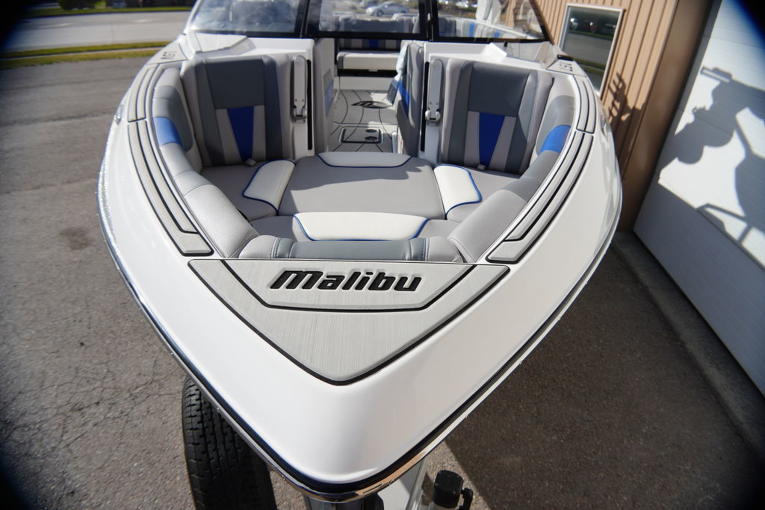 2021 Malibu Boats 23 LSV