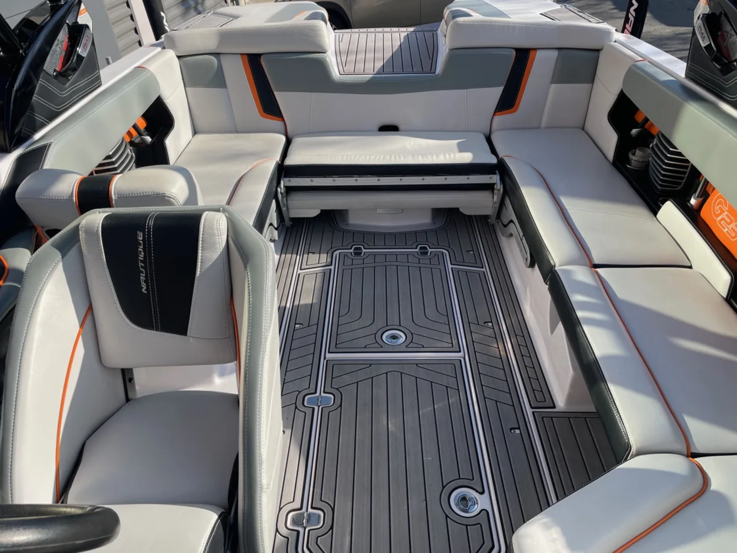 2015 NAUTIQUE G23 W/XR7 550HP SUPERCHARGED POWER PLANT