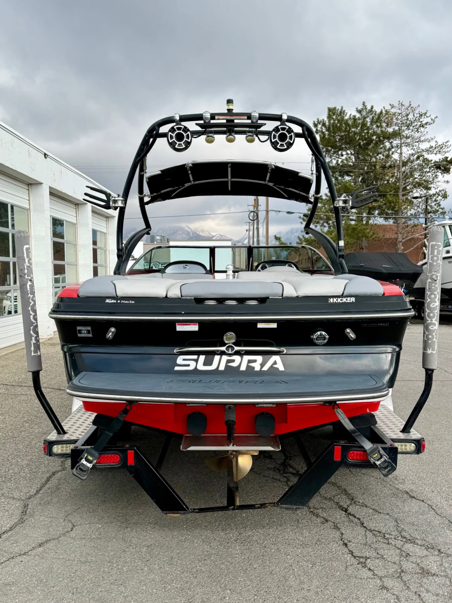 2011 22' Supra "Launch 22V" Bowrider