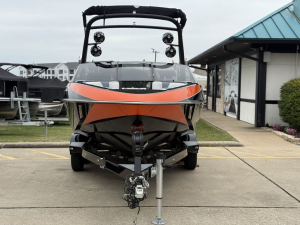 2018 Malibu Boats Wakesetter VLX for sale in HOUSTON, Texas