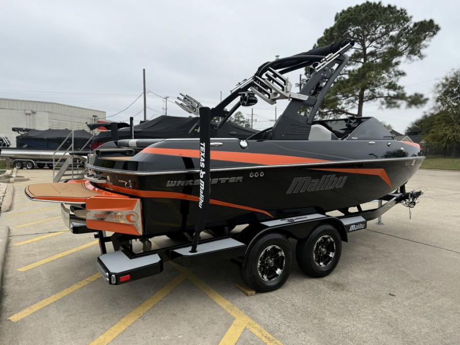 2018 Malibu Boats Wakesetter VLX for sale in HOUSTON, Texas