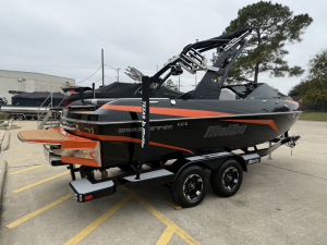2018 Malibu Boats Wakesetter VLX for sale in HOUSTON, Texas