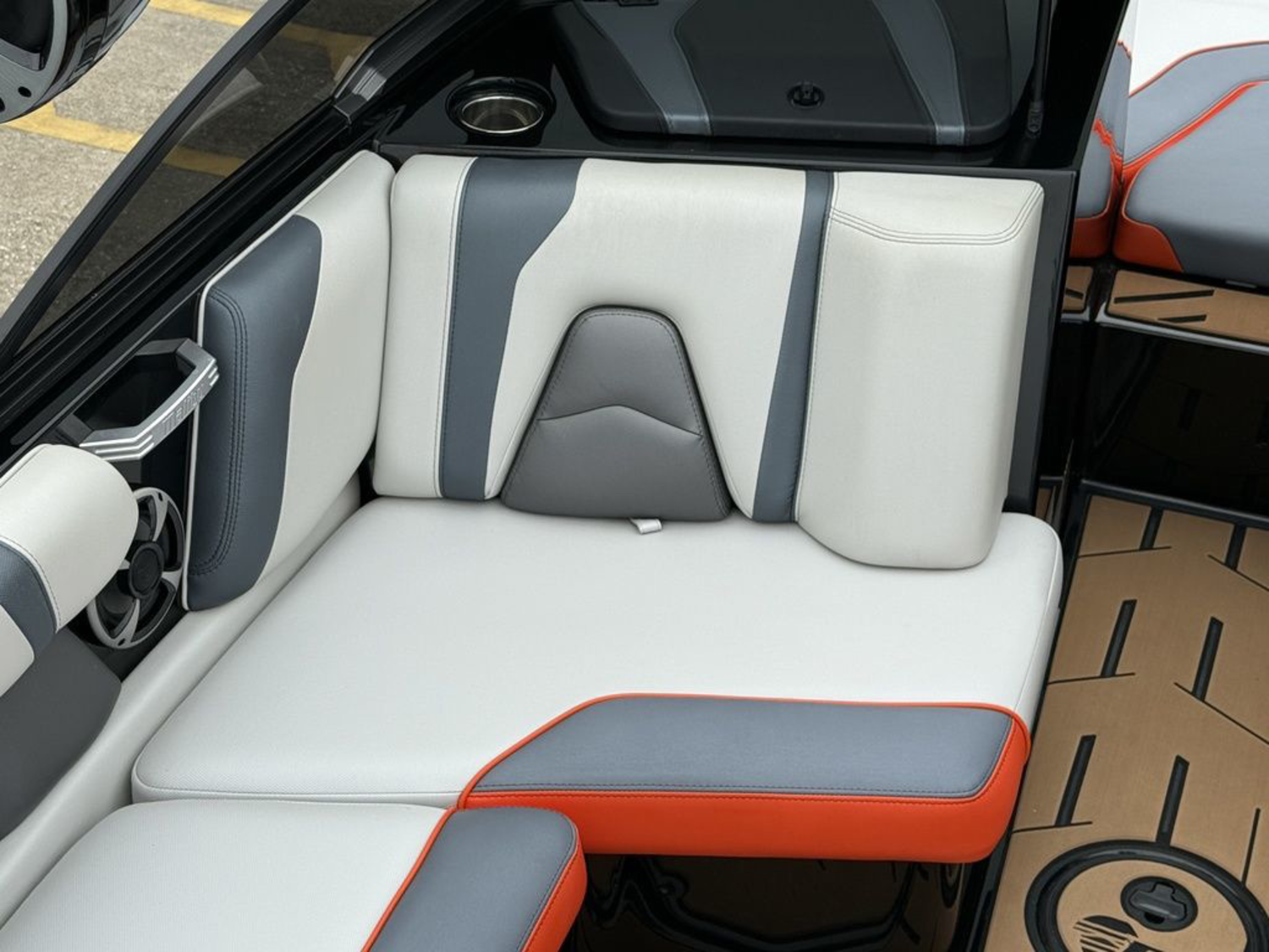 2018 Malibu Boats Wakesetter VLX for sale in HOUSTON, Texas