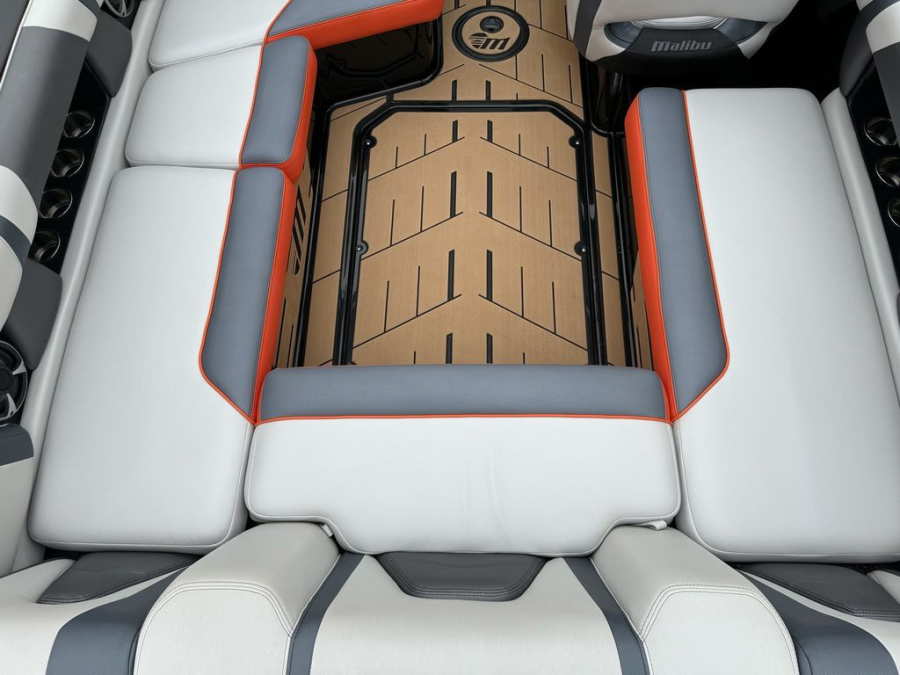 2018 Malibu Boats Wakesetter VLX for sale in HOUSTON, Texas