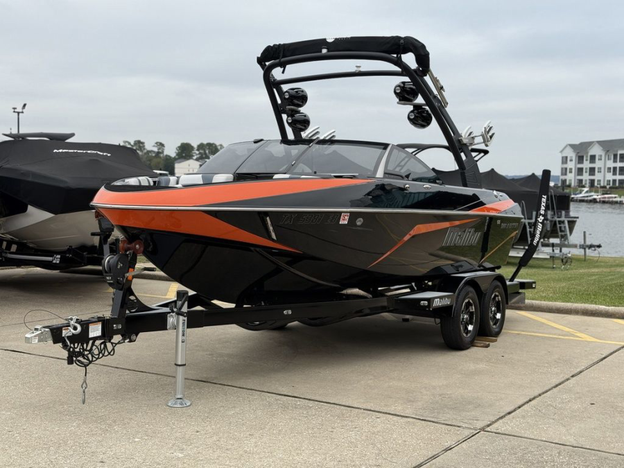 2018 Malibu Boats Wakesetter VLX for sale in HOUSTON, Texas