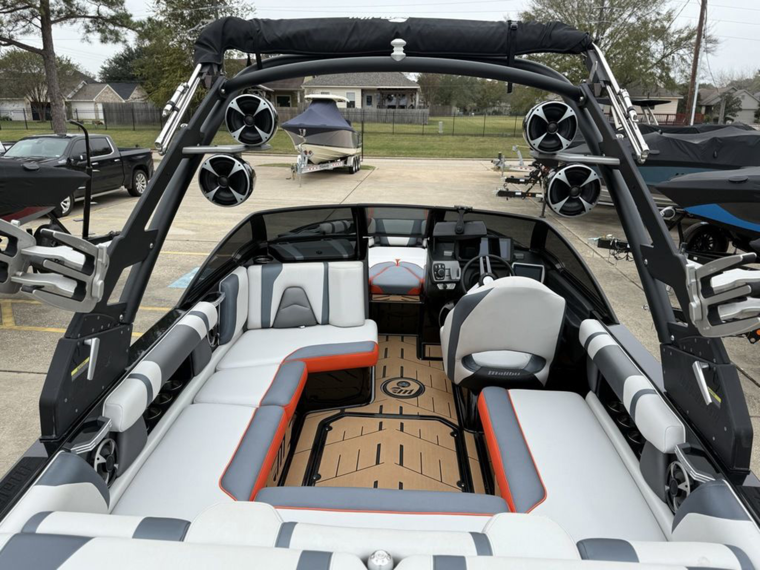 2018 Malibu Boats Wakesetter VLX for sale in HOUSTON, Texas