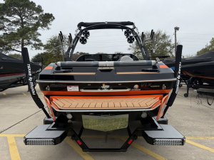 2018 Malibu Boats Wakesetter VLX for sale in HOUSTON, Texas
