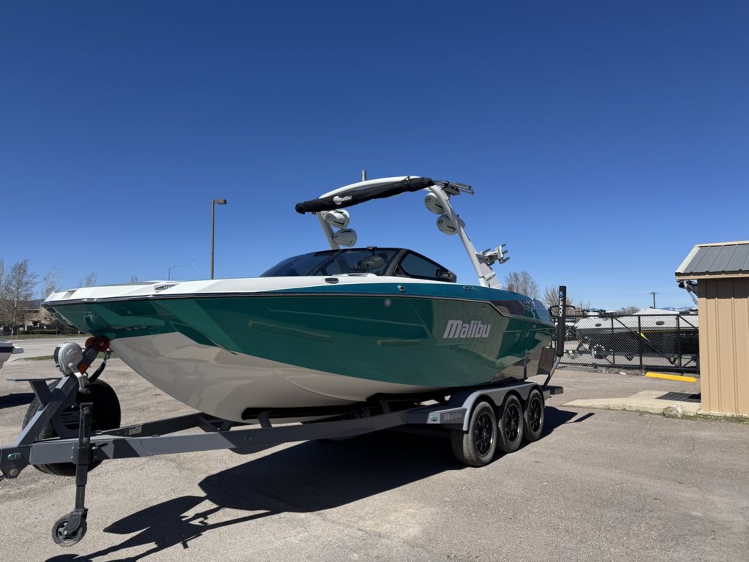 2022 Malibu Boats M240