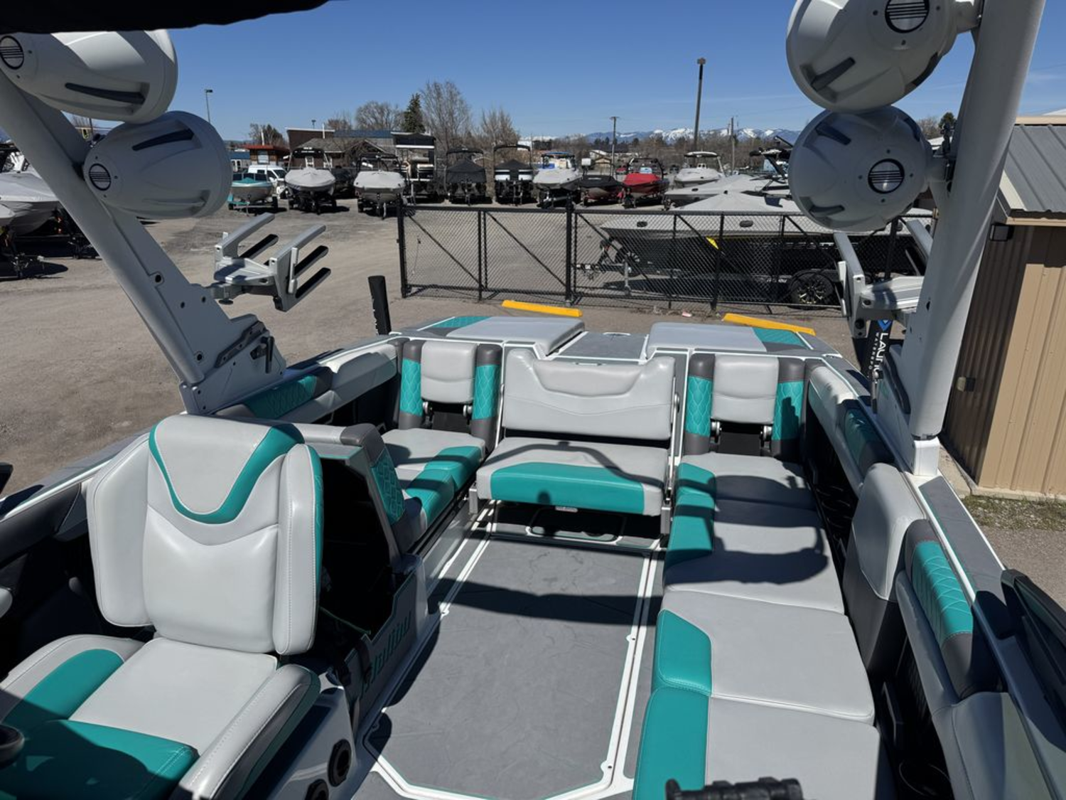 2022 Malibu Boats M240