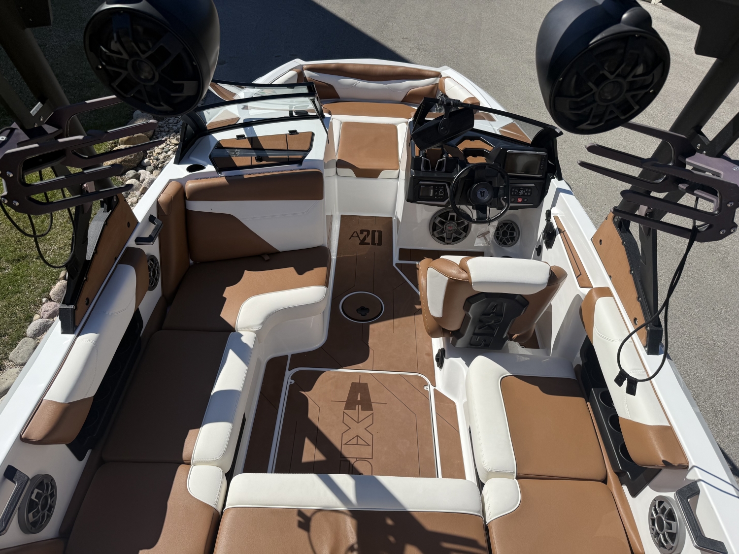 2023 Axis A20