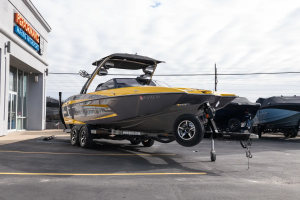 2014 Malibu Boats Wakesetter 24 MXZ for sale in Osage beach, Missouri