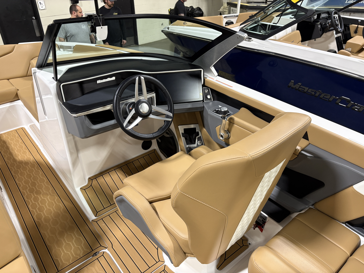 2026 MasterCraft XT22