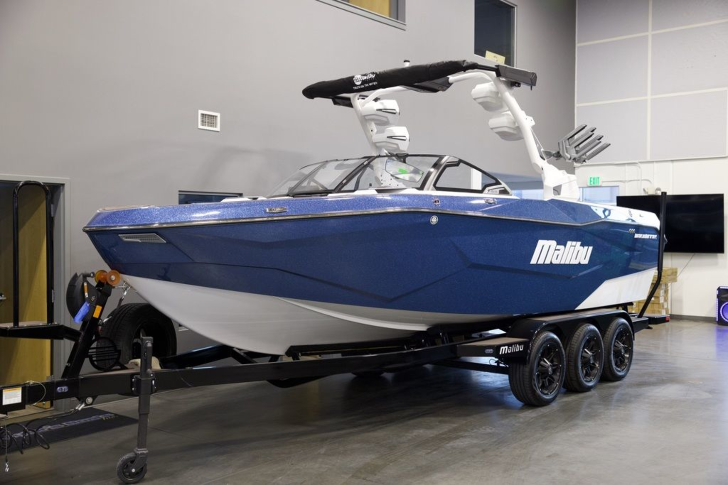 2026 Malibu Boats 25 LSV