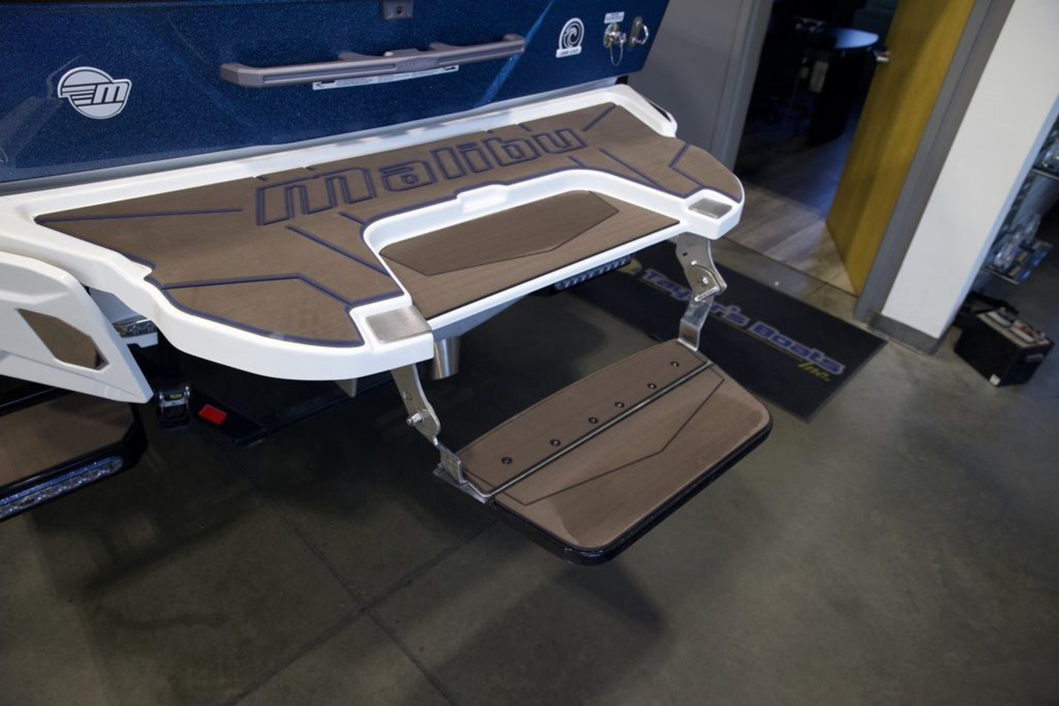 2026 Malibu Boats 25 LSV