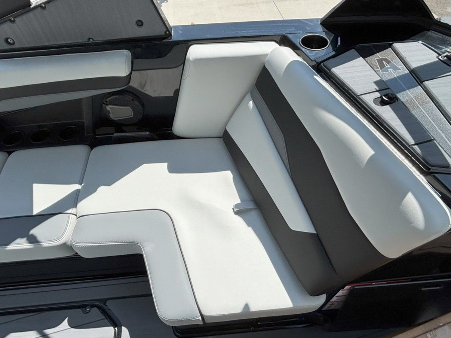 2025 Axis Wake Research T235