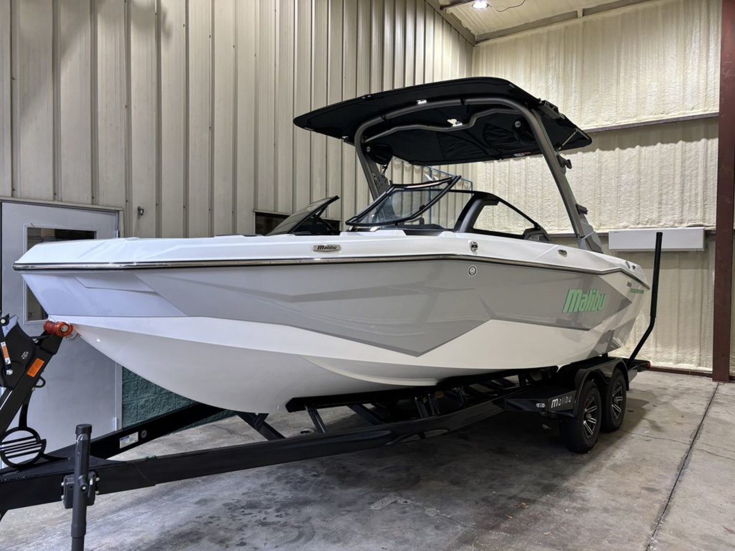 2026 Malibu Boats 22 LSV