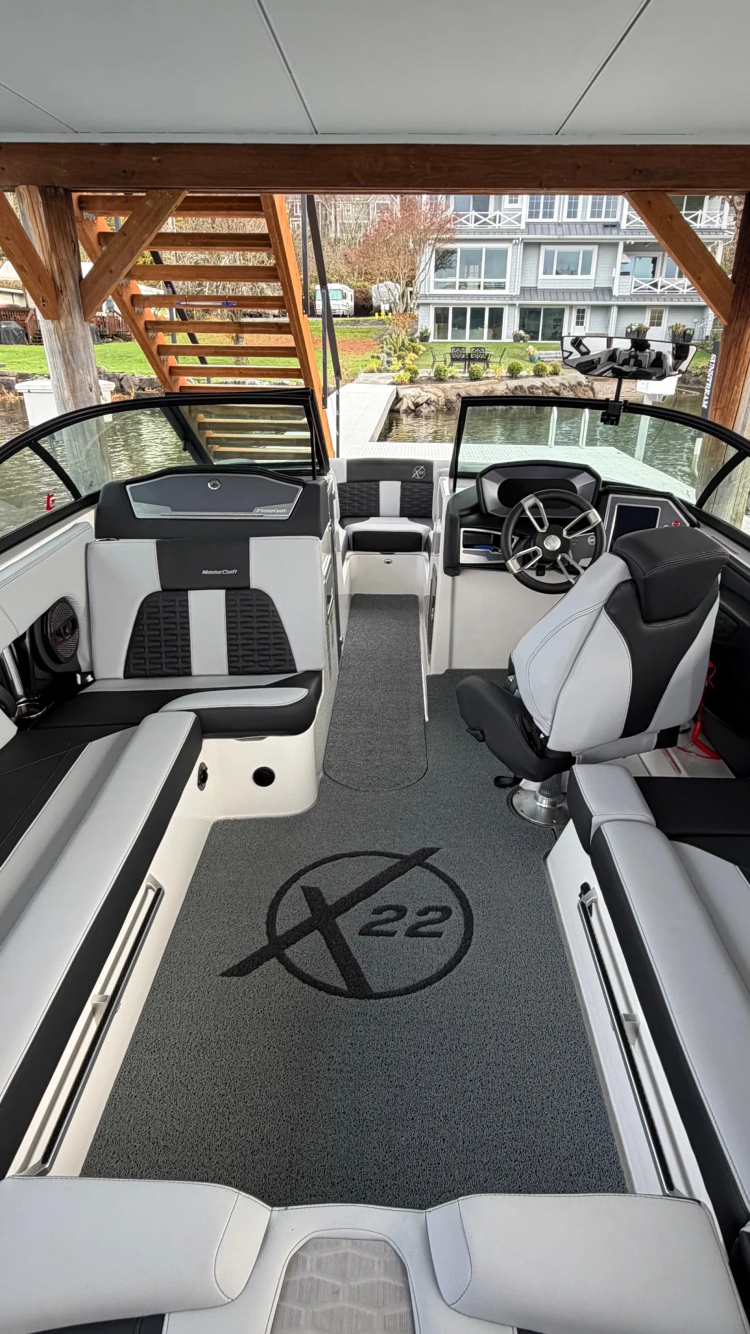 2023 Mastercraft X22**loaded and clean!**