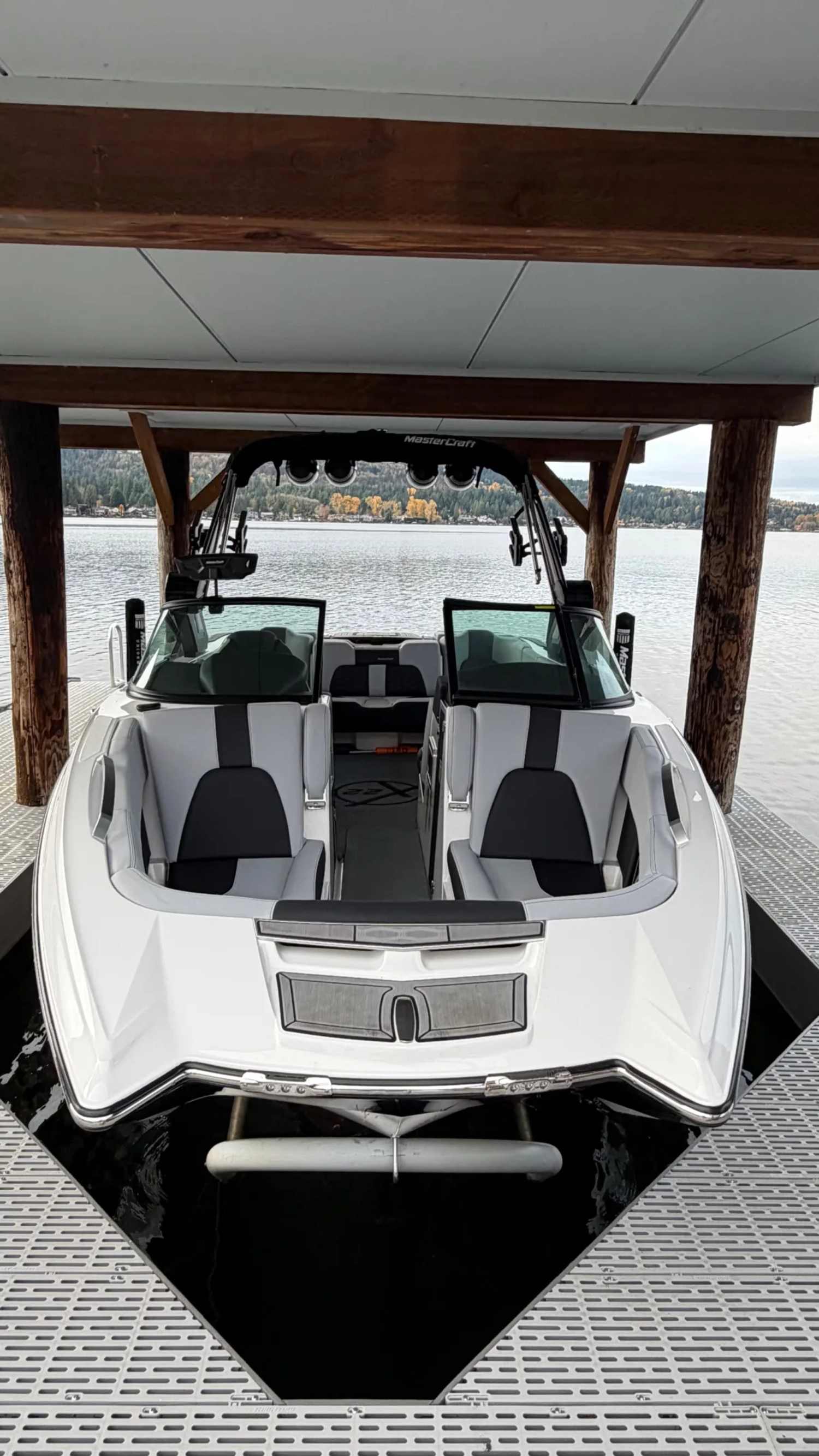 2023 Mastercraft X22**loaded and clean!**